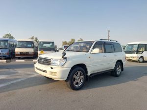 2001 TOYOTA LAND CRUISER SUV 4.2 4WD AT White