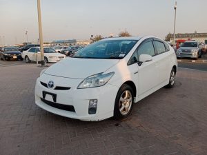 2011 TOYOTA PRIUS SEDAN 1.8 2WD AT White
