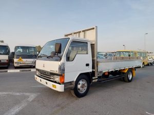 1992 MITSUBISHI CANTER TRUCK 3.9 2WD AT White
