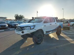 2017 TOYOTA HILUX PICK UP 2.8 4WD AT White