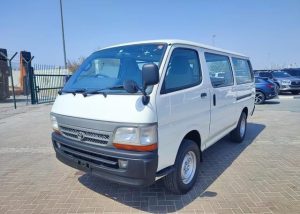 2004 TOYOTA HIACE VAN 3.0 2WD MT White