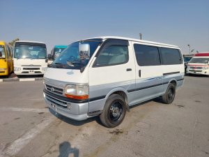 2001 TOYOTA HIACE VAN 3.0 2WD AT White