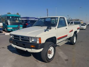 1987 TOYOTA HILUX PICK UP 2.4 4WD MT White