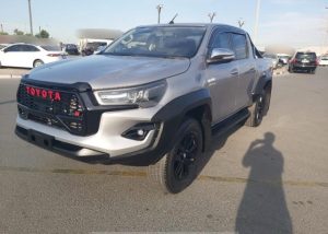 2017 TOYOTA HILUX DOUBLE CAB 2.8 4WD AT Silver