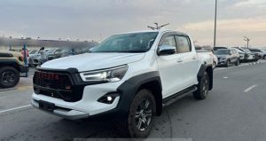 2023 TOYOTA HILUX PICKUP TRUCK 2.8 4WD MT White