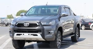 2018 TOYOTA HILUX PICKUP TRUCK 2.8 4WD AT Grey