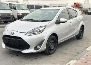 2019 TOYOTA PRIUS HATCHBACK 1.5 2WD AT Silver
