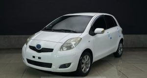 2010 TOYOTA YARIS CROSS SUV 1.5 2WD AT White