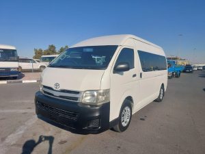 2013 TOYOTA HIACE COMMUTER VAN 3.0 2WD AT White