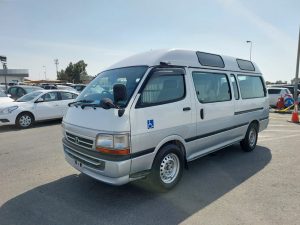 2006 TOYOTA HIACE COMMUTER VAN 2.4 2WD AT White
