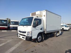 2017 MITSUBISHI CANTER TRUCK 4.9 2WD AT White