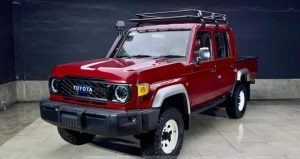 2015 TOYOTA LAND CRUISER SUV 4.4 4WD MT Red