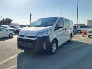 2019 TOYOTA HIACE VAN 2.8 2WD AT White