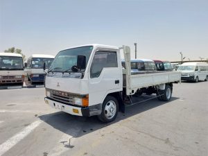 1993 MITSUBISHI CANTER TRUCK 4.2 2WD MT White