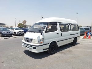 2001 TOYOTA HIACE COMMUTER VAN 3.0 2WD AT White