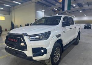 2017 TOYOTA HILUX PICK UP 2.8 4WD AT White