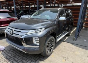 2021 MITSUBISHI PAJERO SUV 2.5 4WD AT Black