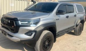 2023 TOYOTA HILUX PICK UP 2.8 4WD AT Grey