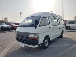 1995 TOYOTA HIACE COMMUTER 2.8 2WD AT White