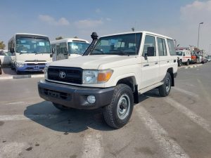2018 TOYOTA LAND CRUISER PICK UP 4.2 4WD MT White