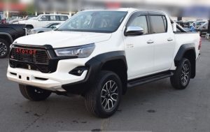 2019 TOYOTA HILUX PICK UP 2.8 4WD AT White