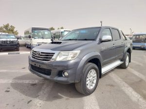 2014 TOYOTA HILUX PICK UP 3.0 4WD AT Silver