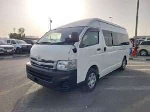2011 TOYOTA HIACE COMMUTER 3.0 2WD AT White