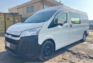 2021 TOYOTA HIACE COMMUTER 2.8 2WD AT White