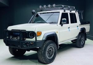 2019 TOYOTA LAND CRUISER SUV 4.5 4WD MT White