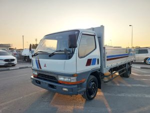 1994 MITSUBISHI CANTER TRUCK 4.6 4WD MT White