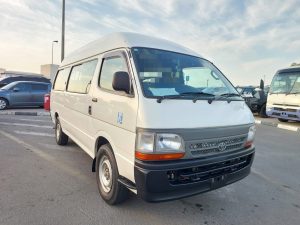2003 TOYOTA HIACE COMMUTER VAN 3.0 2WD AT White