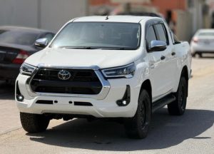 2017 TOYOTA HILUX PICK UP 2.8 4WD AT White