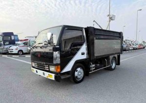 1992 MITSUBISHI CANTER TRUCK 4.2 2WD MT Black