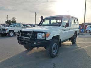 2017 TOYOTA LAND CRUISER SUV 4.2 4WD MT White