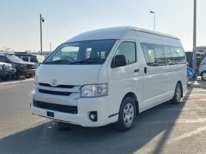 2018 TOYOTA HIACE COMMUTER VAN 2.5 2WD MT White