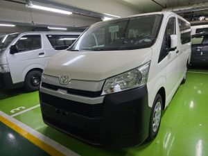 2027 TOYOTA HIACE VAN 2.8 2WD MT White
