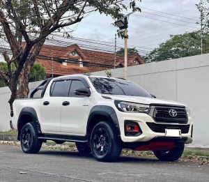 2019 TOYOTA HILUX DOUBLE CAB 2.8 4WD AT White