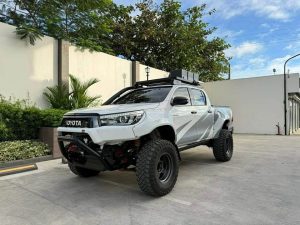 2019 TOYOTA HILUX DOUBLE CAB 2.8 4WD AT White