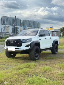 2025 TOYOTA HILUX DOUBLE CAB 2.8 4WD AT White