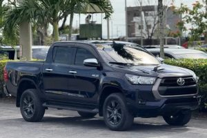 2023 TOYOTA HILUX PICKUP 2.4 2WD AT Black