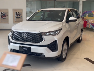2027 TOYOTA ZENIX MPV 2.0 2WD CVT White