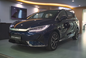 2026 BYD EMAX 7 MPV 2WD AT Blue