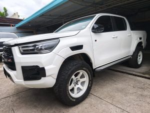 2023 TOYOTA HILUX DOUBLE CAB 2.8 4WD AT White