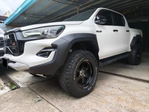 2018 TOYOTA HILUX DOUBLE CAB 2.4 2WD AT White