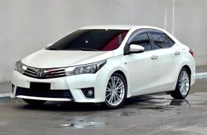 2015 TOYOTA COROLLA ALTIS SEDAN 1.6 2WD AT White