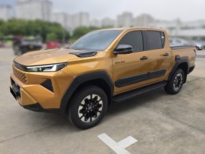 2027 TOYOTA HILUX DOUBLE CAB 2.8 4WD AT Orange