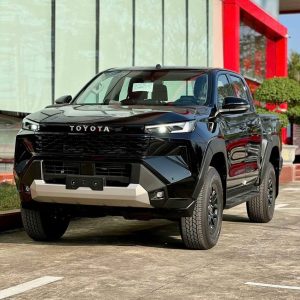 2027 TOYOTA HILUX DOUBLE CAB 2.8 2WD AT Black
