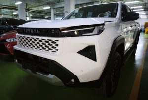 2027 TOYOTA HILUX DOUBLE CAB 2.8 4WD MT White