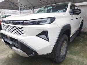 2027 TOYOTA HILUX DOUBLE CAB 2.8 2WD AT White