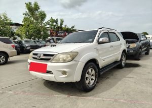 2005 TOYOTA SUV V FORTUNER 3.0 4WD AT White